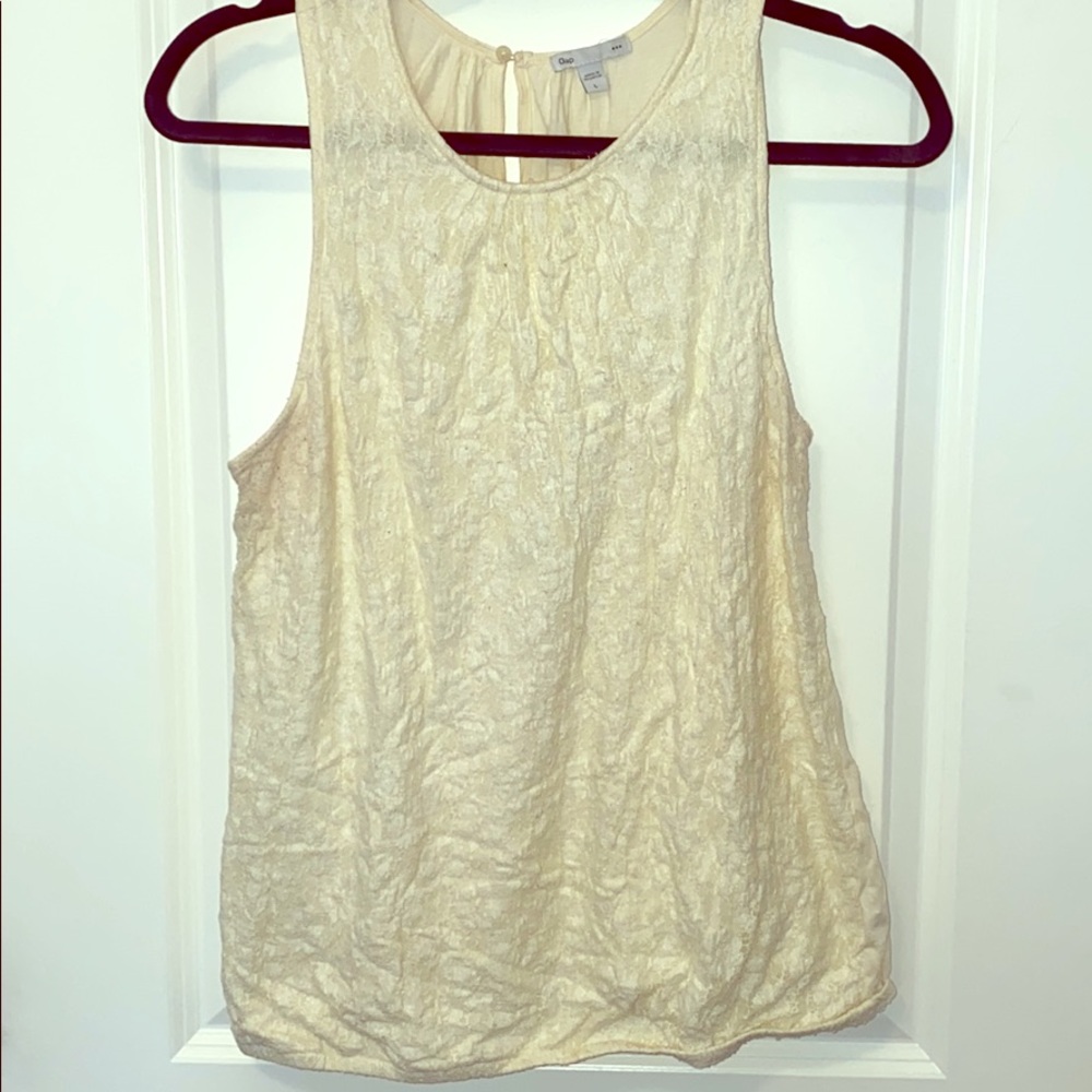 Gap- lace like sleeveless top